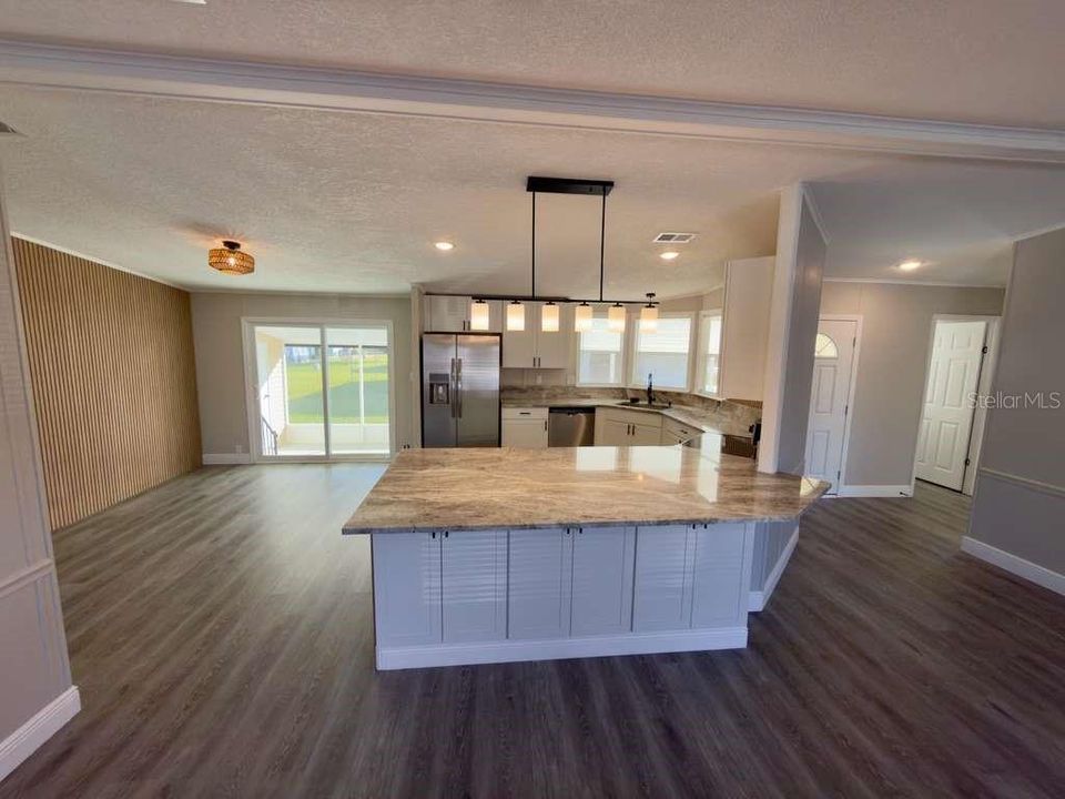 For Sale: $229,900 (2 beds, 2 baths, 1344 Square Feet)