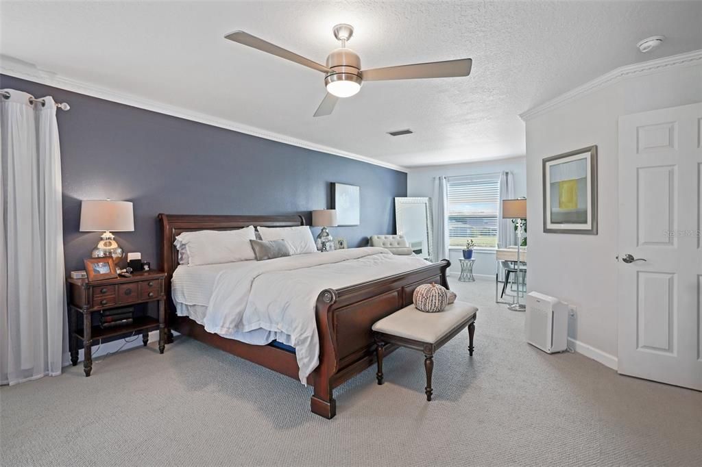 En Venta: $615,000 (4 camas, 2 baños, 2560 Pies cuadrados)