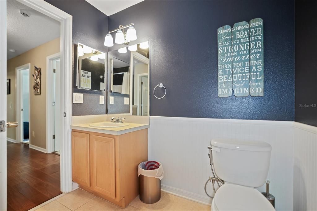 En Venta: $615,000 (4 camas, 2 baños, 2560 Pies cuadrados)