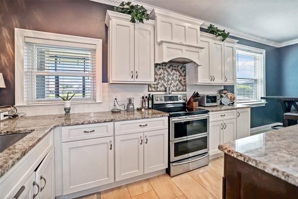 En Venta: $615,000 (4 camas, 2 baños, 2560 Pies cuadrados)