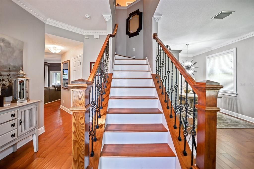 En Venta: $615,000 (4 camas, 2 baños, 2560 Pies cuadrados)