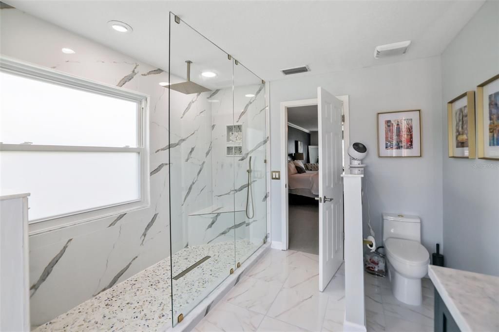 En Venta: $615,000 (4 camas, 2 baños, 2560 Pies cuadrados)