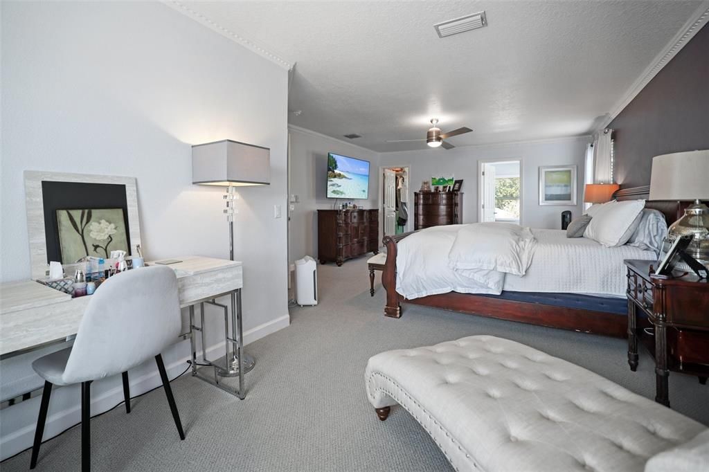 En Venta: $615,000 (4 camas, 2 baños, 2560 Pies cuadrados)