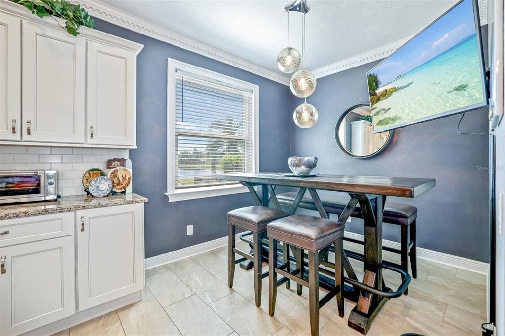 En Venta: $615,000 (4 camas, 2 baños, 2560 Pies cuadrados)