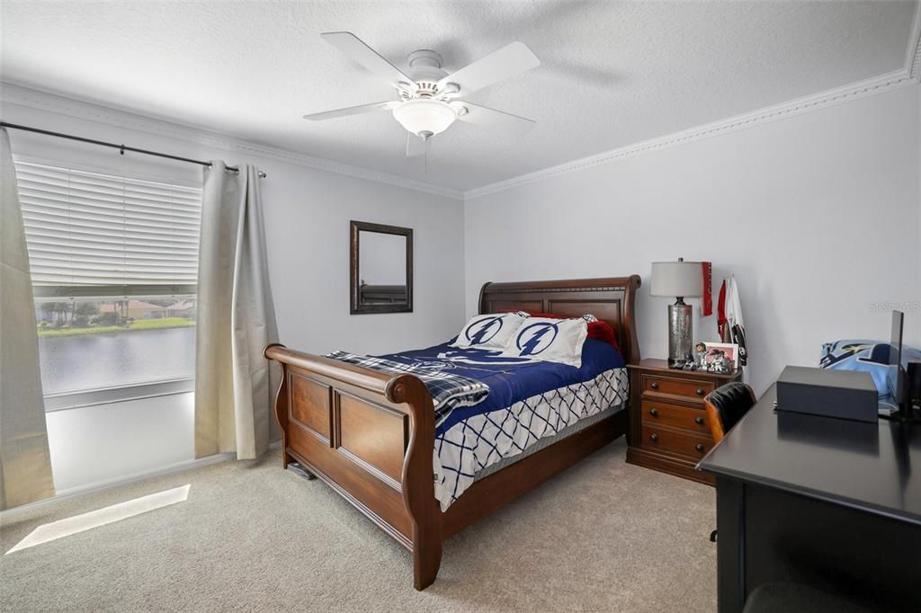 En Venta: $615,000 (4 camas, 2 baños, 2560 Pies cuadrados)