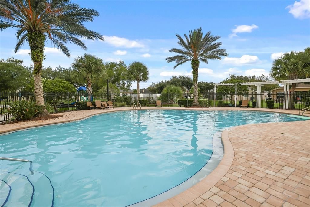 En Venta: $615,000 (4 camas, 2 baños, 2560 Pies cuadrados)