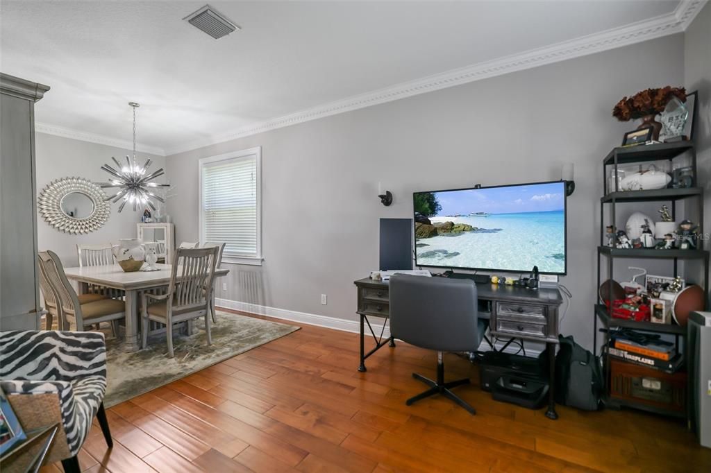 En Venta: $615,000 (4 camas, 2 baños, 2560 Pies cuadrados)