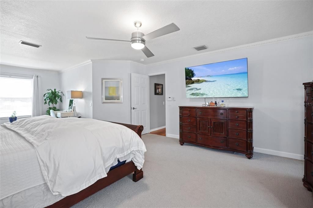 En Venta: $615,000 (4 camas, 2 baños, 2560 Pies cuadrados)