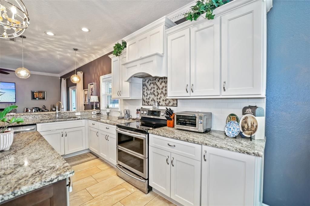 En Venta: $615,000 (4 camas, 2 baños, 2560 Pies cuadrados)