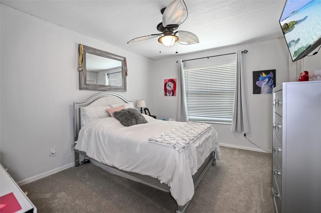 En Venta: $615,000 (4 camas, 2 baños, 2560 Pies cuadrados)