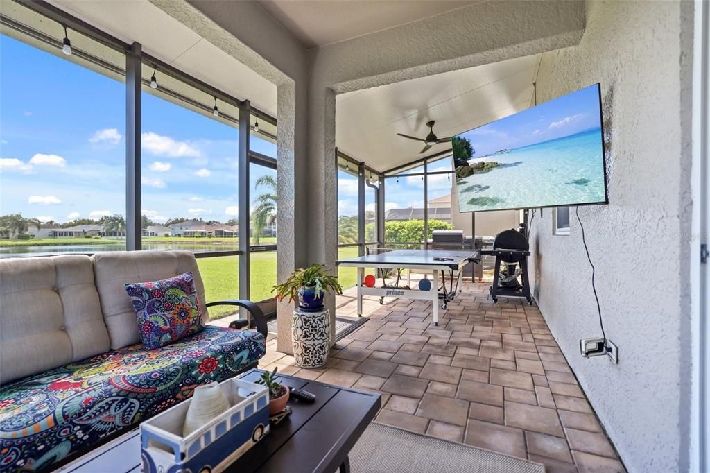 En Venta: $615,000 (4 camas, 2 baños, 2560 Pies cuadrados)