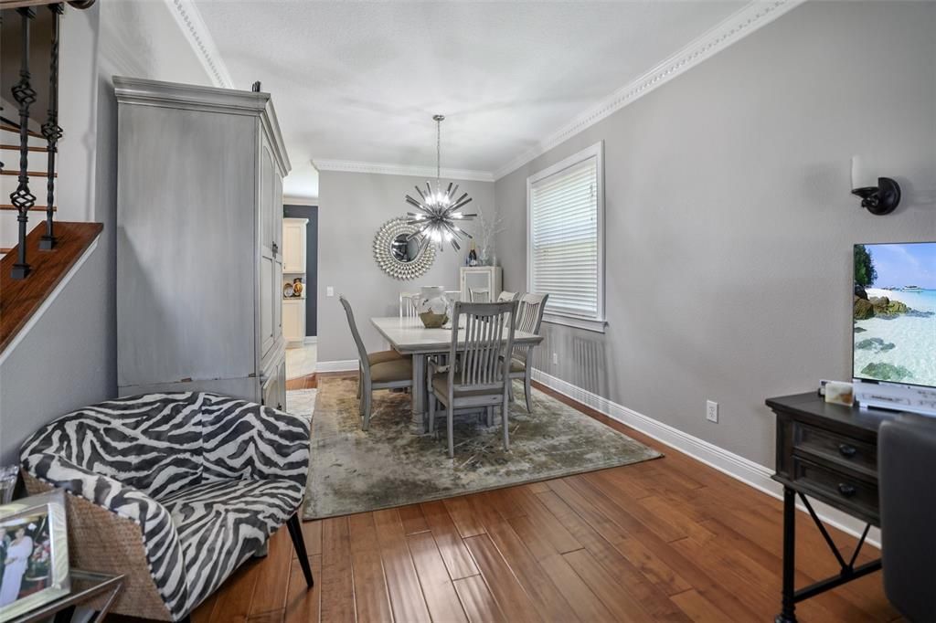 En Venta: $615,000 (4 camas, 2 baños, 2560 Pies cuadrados)