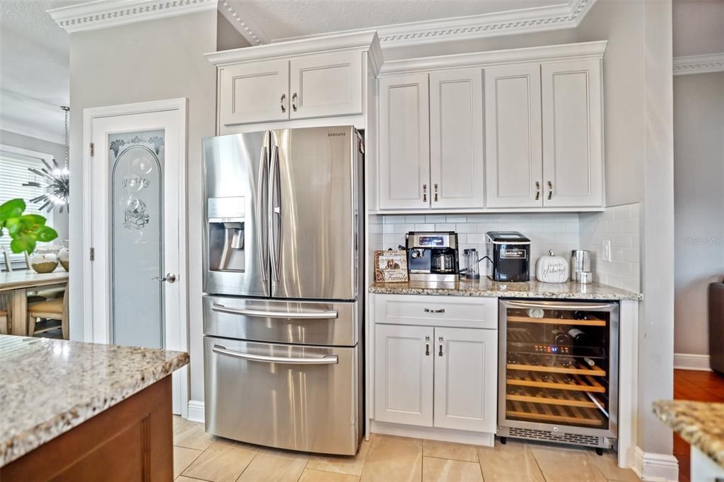 En Venta: $615,000 (4 camas, 2 baños, 2560 Pies cuadrados)