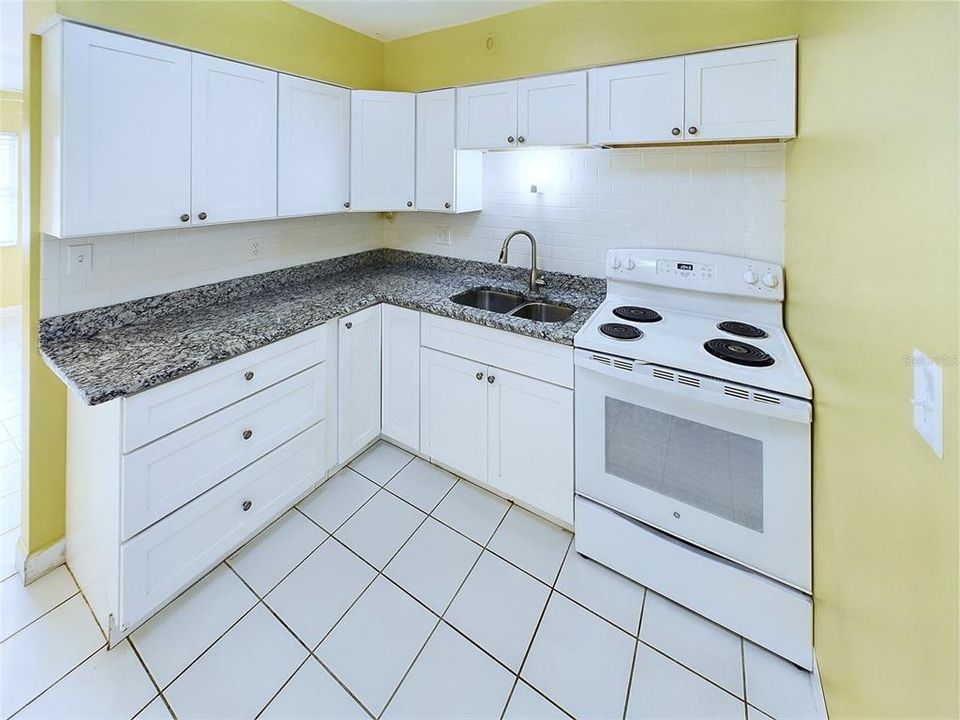 En Venta: $425,000 (4 camas, 2 baños, 1440 Pies cuadrados)