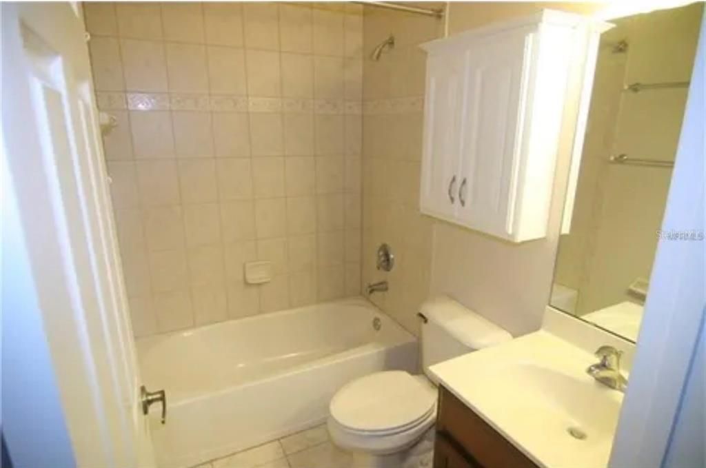 For Rent: $2,350 (3 beds, 2 baths, 1705 Square Feet)