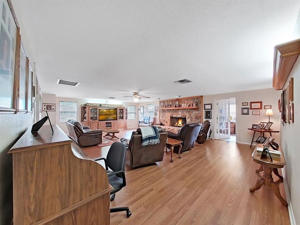 На продажу: $899,500 (5 спален, 3 ванн, 3638 Квадратных фут)