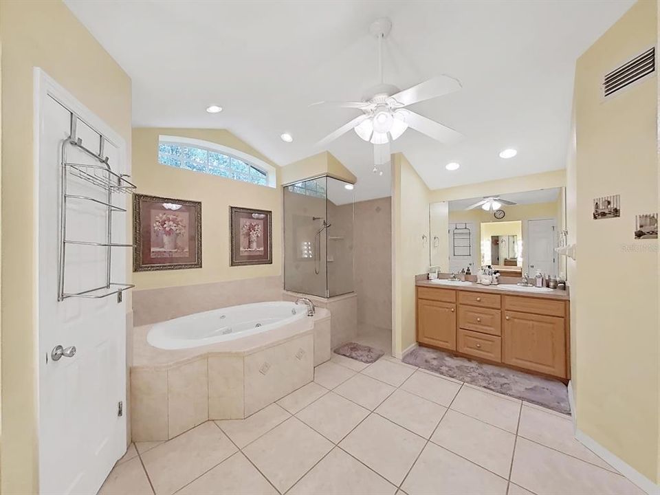 На продажу: $899,500 (5 спален, 3 ванн, 3638 Квадратных фут)