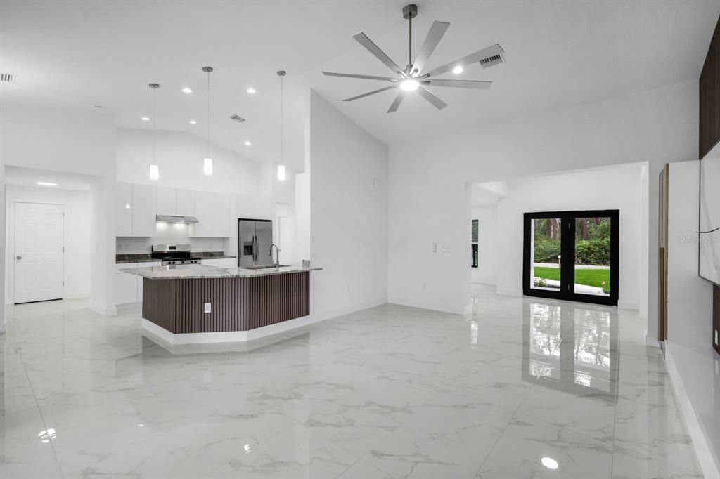 For Sale: $445,000 (4 beds, 3 baths, 2289 Square Feet)