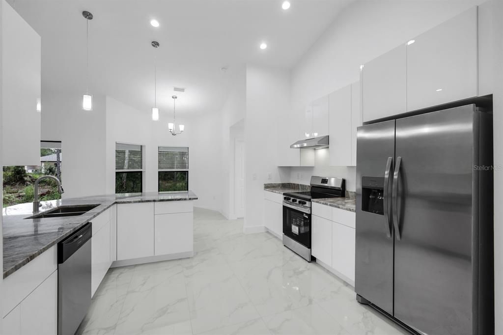 For Sale: $445,000 (4 beds, 3 baths, 2289 Square Feet)