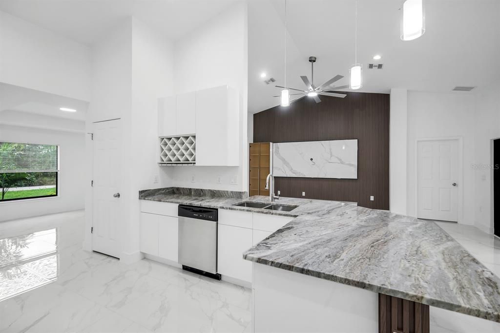 For Sale: $445,000 (4 beds, 3 baths, 2289 Square Feet)