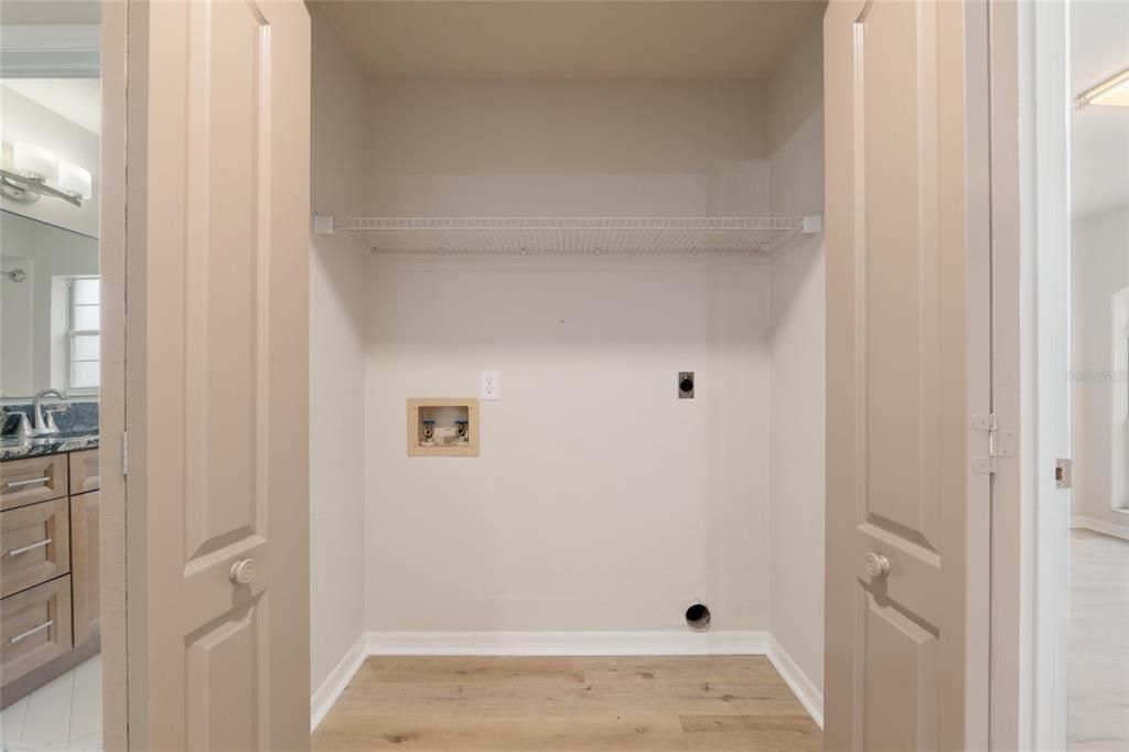 待售: $285,000 (2 贝兹, 2 浴室, 1311 平方英尺)