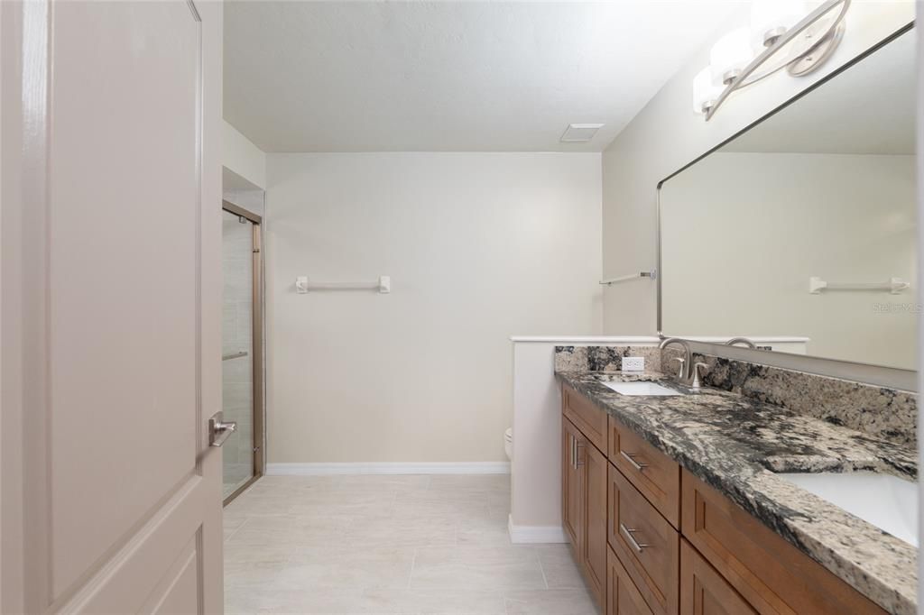 待售: $285,000 (2 贝兹, 2 浴室, 1311 平方英尺)