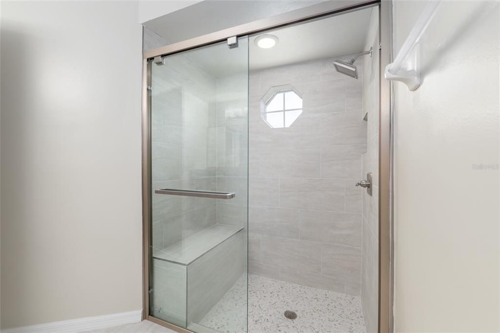 待售: $285,000 (2 贝兹, 2 浴室, 1311 平方英尺)