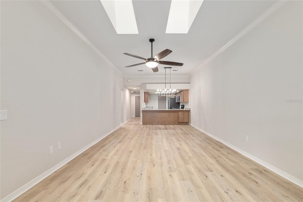 待售: $285,000 (2 贝兹, 2 浴室, 1311 平方英尺)