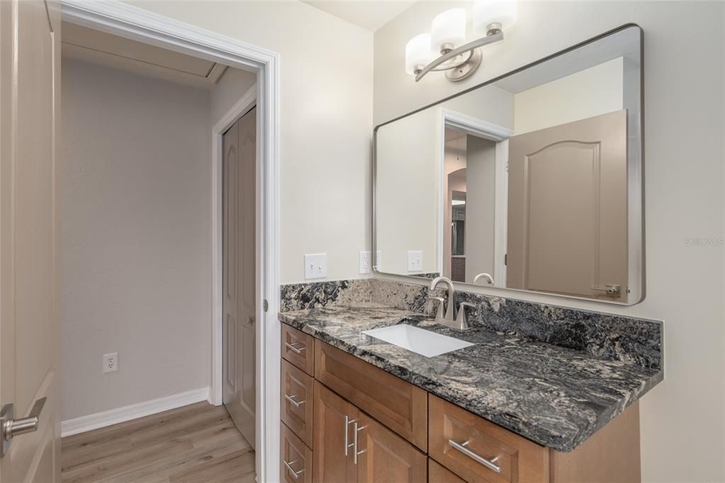 待售: $285,000 (2 贝兹, 2 浴室, 1311 平方英尺)