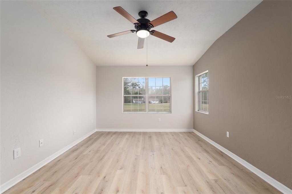 待售: $285,000 (2 贝兹, 2 浴室, 1311 平方英尺)