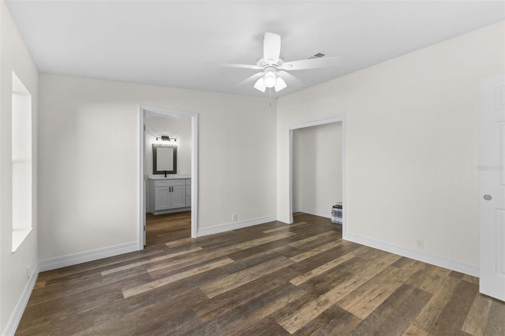 For Sale: $447,900 (3 beds, 2 baths, 1566 Square Feet)