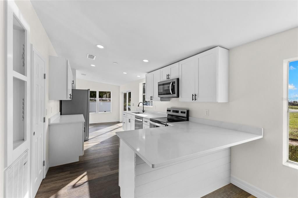 For Sale: $447,900 (3 beds, 2 baths, 1566 Square Feet)