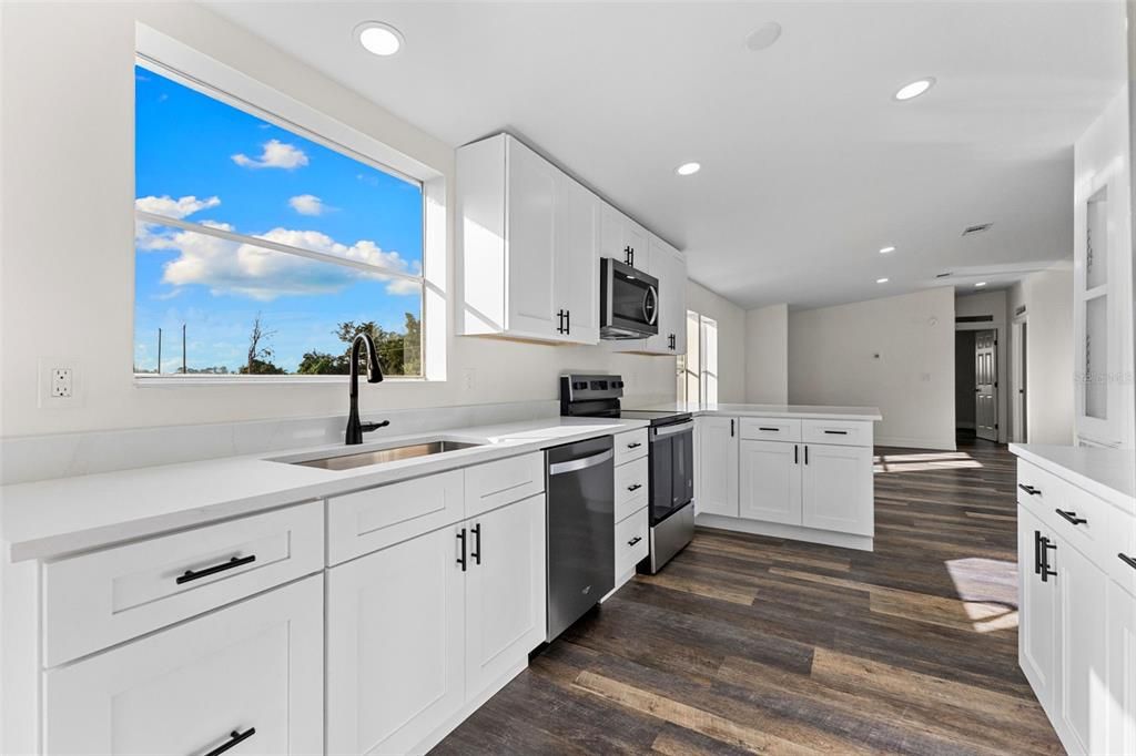 For Sale: $447,900 (3 beds, 2 baths, 1566 Square Feet)