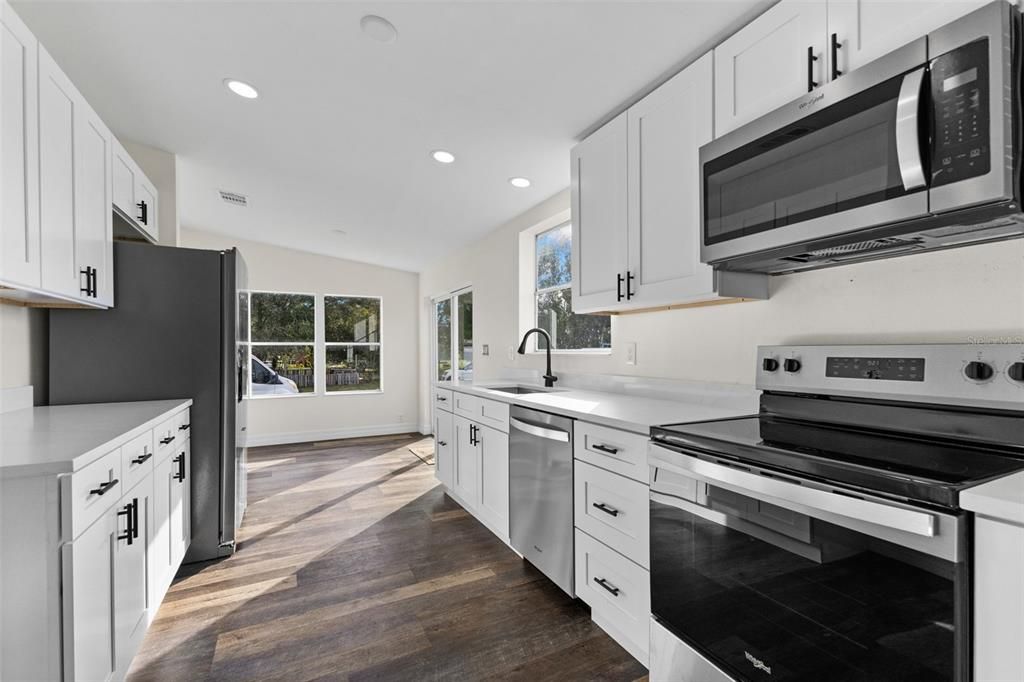 For Sale: $447,900 (3 beds, 2 baths, 1566 Square Feet)