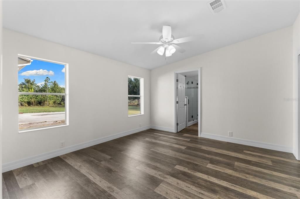 For Sale: $447,900 (3 beds, 2 baths, 1566 Square Feet)