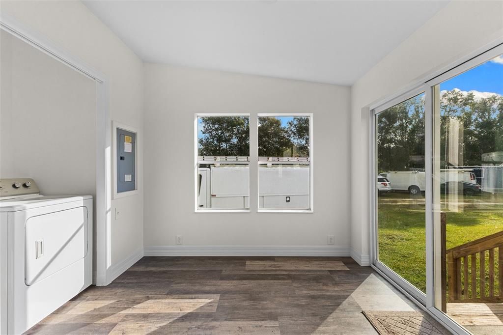 For Sale: $447,900 (3 beds, 2 baths, 1566 Square Feet)