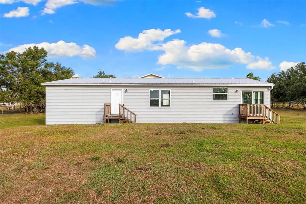 For Sale: $447,900 (3 beds, 2 baths, 1566 Square Feet)