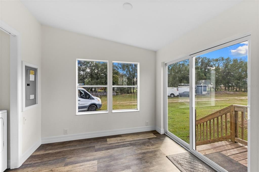 For Sale: $447,900 (3 beds, 2 baths, 1566 Square Feet)