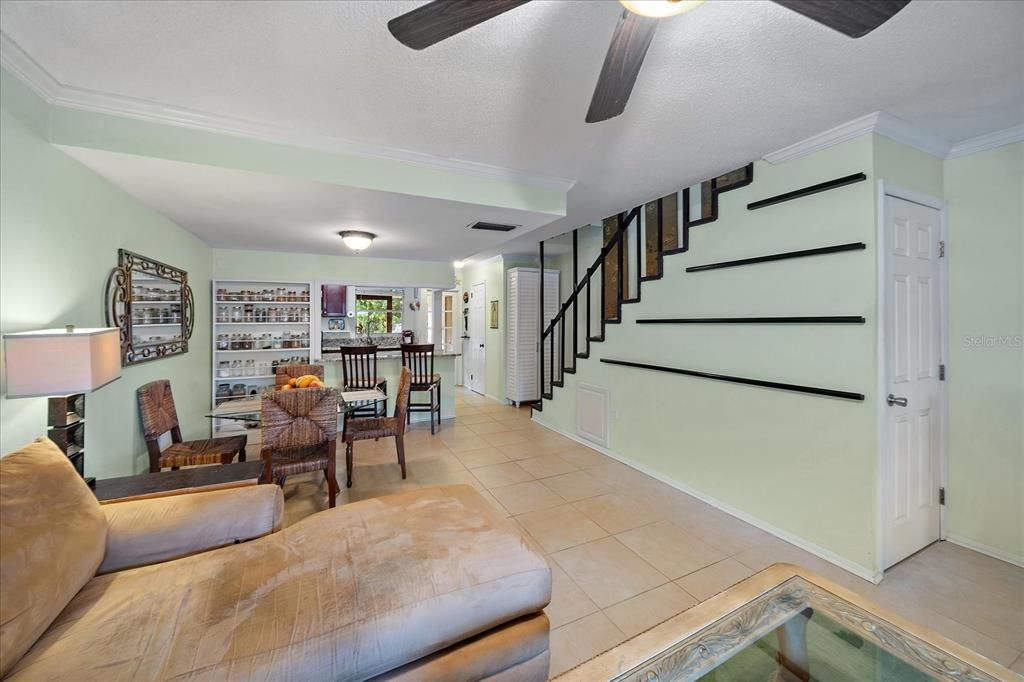 For Rent: $1,900 (2 beds, 2 baths, 1104 Square Feet)