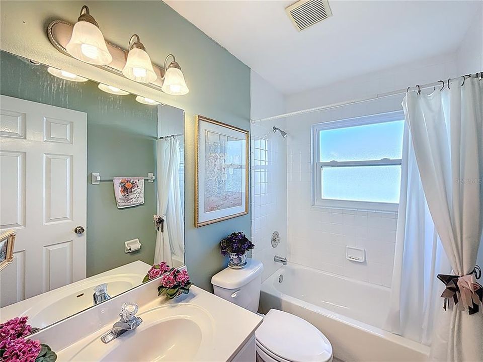 For Sale: $274,900 (3 beds, 2 baths, 1495 Square Feet)