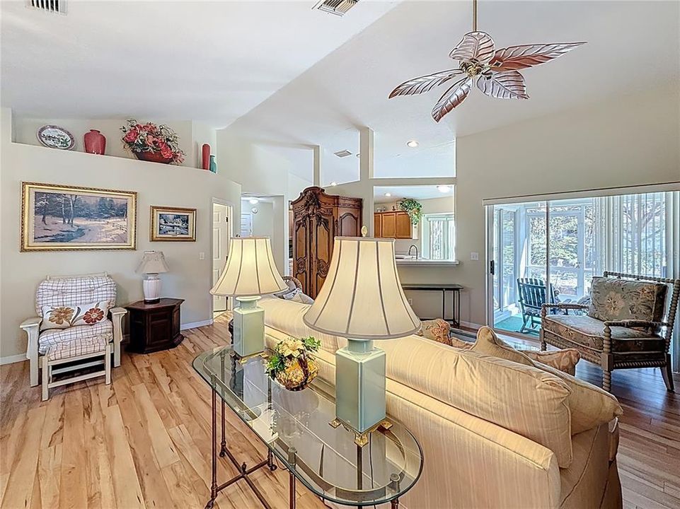 For Sale: $274,900 (3 beds, 2 baths, 1495 Square Feet)