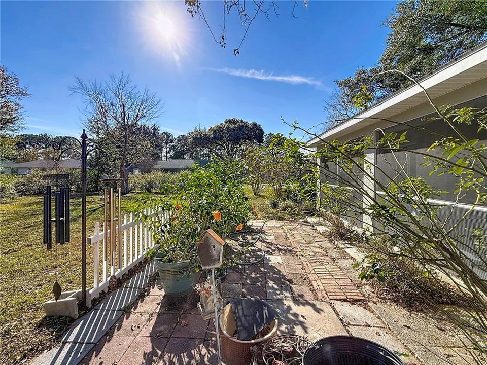 For Sale: $274,900 (3 beds, 2 baths, 1495 Square Feet)