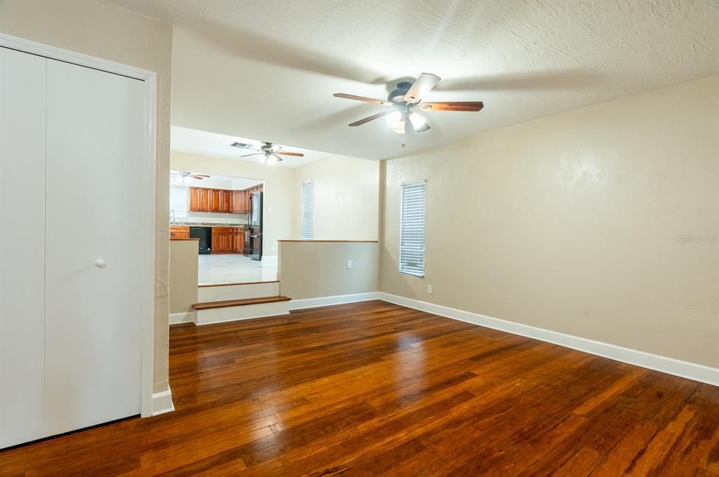 待售: $349,000 (3 贝兹, 3 浴室, 1632 平方英尺)