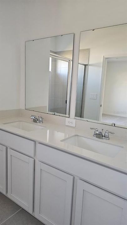 For Rent: $2,000 (3 beds, 2 baths, 1360 Square Feet)