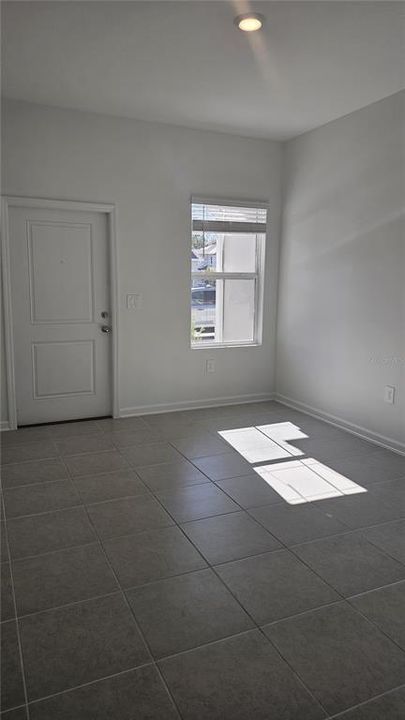 For Rent: $2,000 (3 beds, 2 baths, 1360 Square Feet)