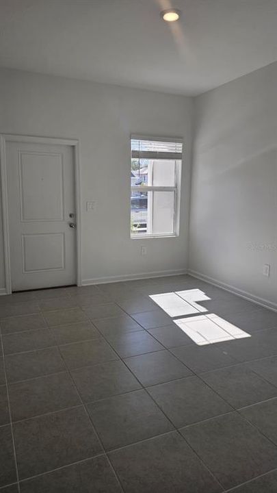 For Rent: $2,000 (3 beds, 2 baths, 1360 Square Feet)