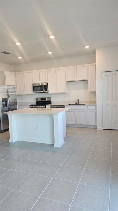 For Rent: $2,000 (3 beds, 2 baths, 1360 Square Feet)