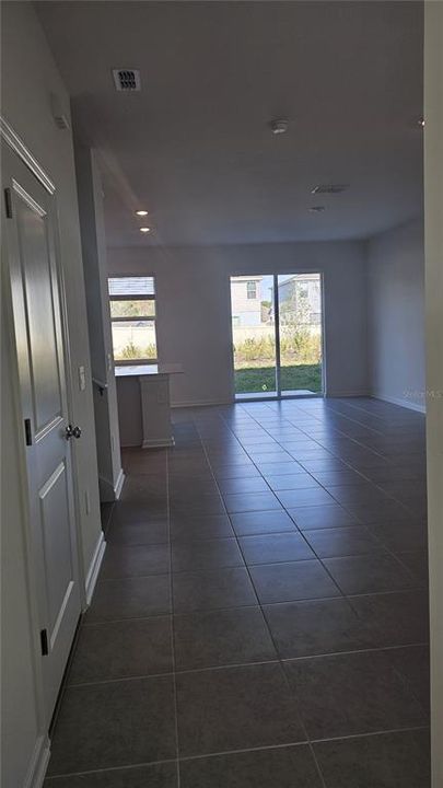 For Rent: $2,000 (3 beds, 2 baths, 1360 Square Feet)