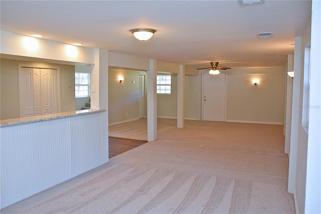 待售: $255,000 (3 贝兹, 2 浴室, 1824 平方英尺)