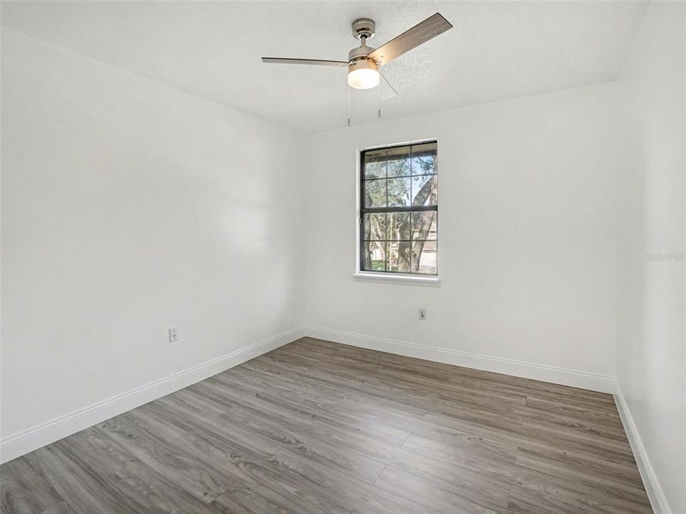 На продажу: $409,000 (3 спален, 2 ванн, 2032 Квадратных фут)